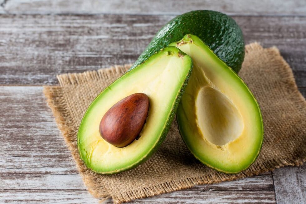 Avocado ist Teil eines Salats, der die männliche Potenz stärkt